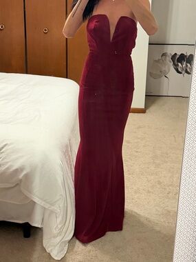 Windsor Strapless Sweetheart Wine Red Formal Gown